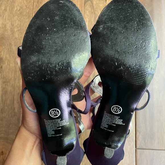 Heels - Picture 2 of 3